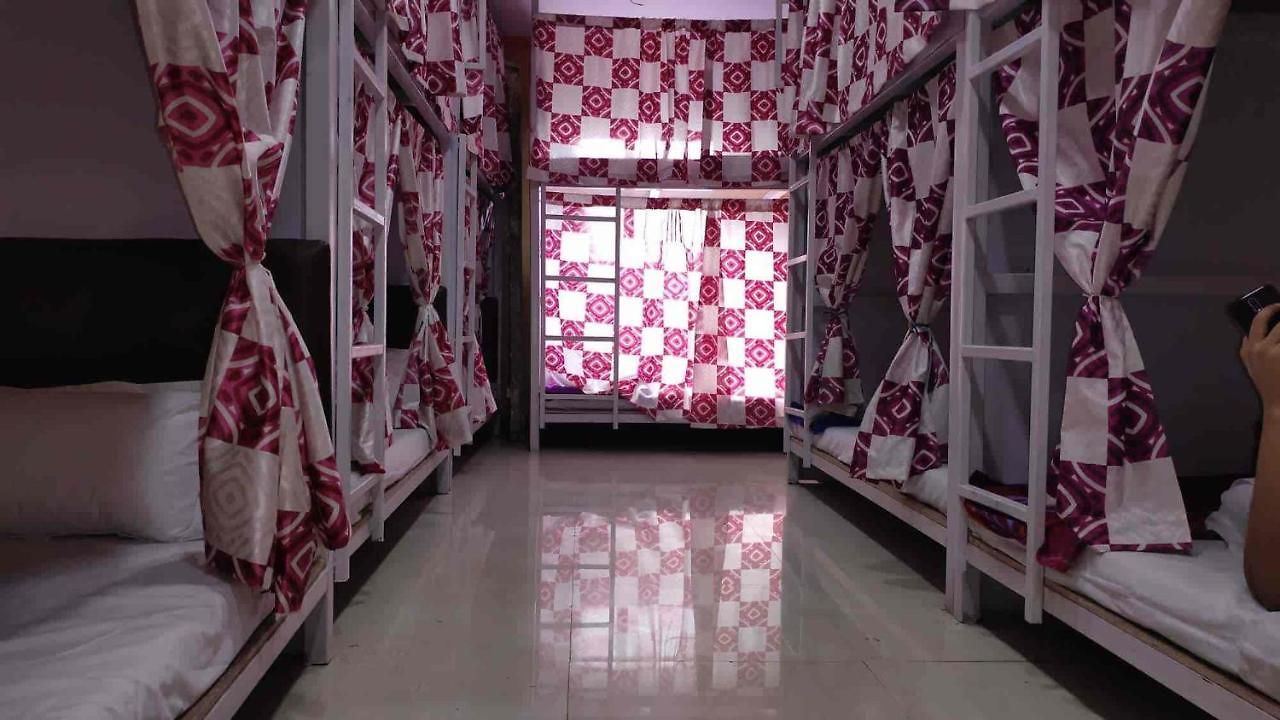 Hotel 90Ft Dormitory Ac Deluxe 3*