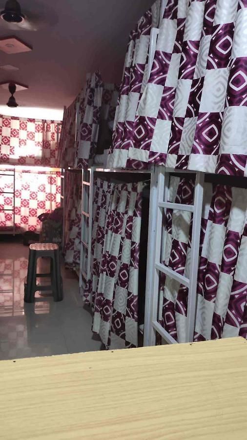 Hotel 90Ft Dormitory Ac Deluxe Mumbai