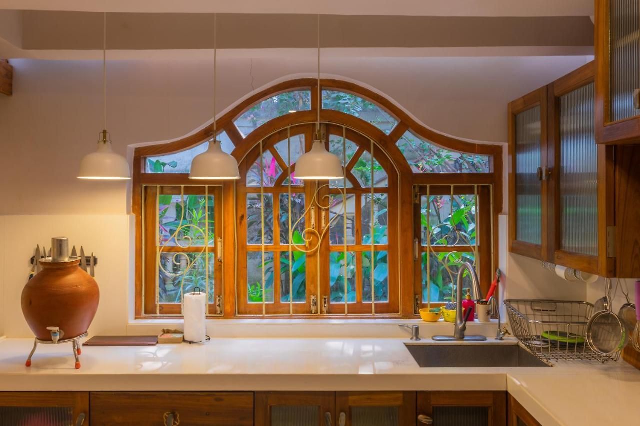Saffronstays Birdsong - 3br Pet-friendly With Lawns, Treetop Terraces, Gazebo Dining & Tennis Court *