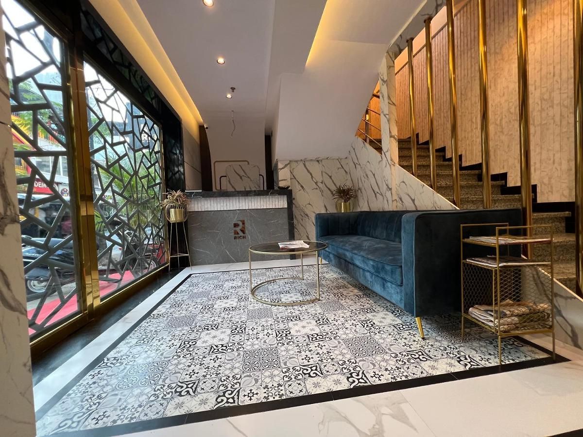 Rich Mumbai