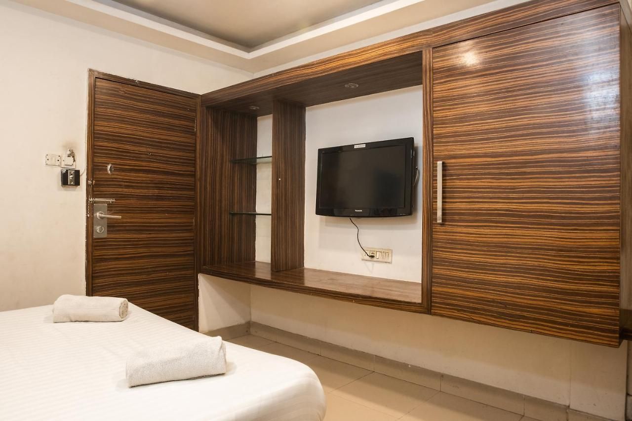 Hotel Bandra Residency 3*