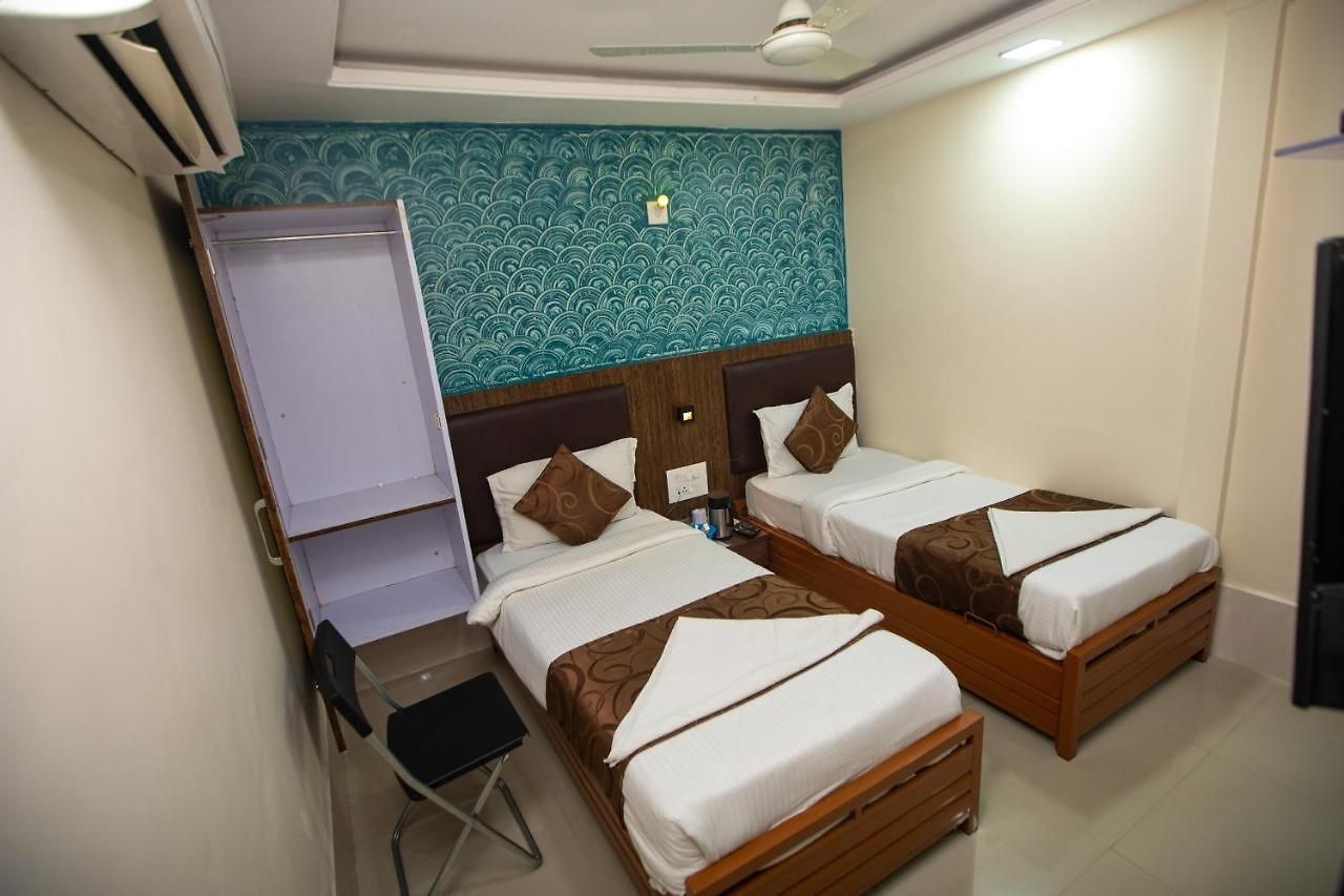 Hotel J D Residency