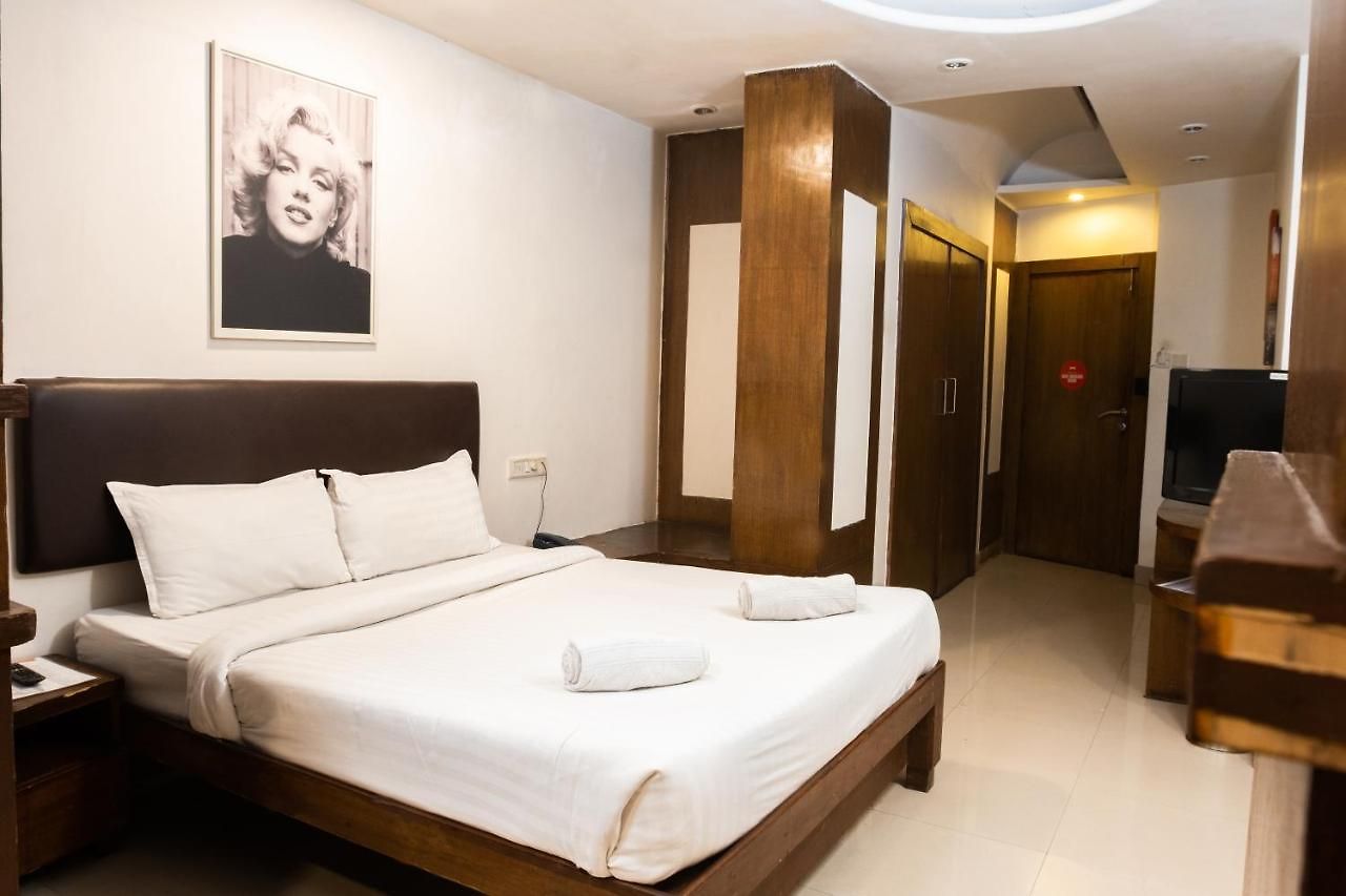 Hotel Bandra Residency