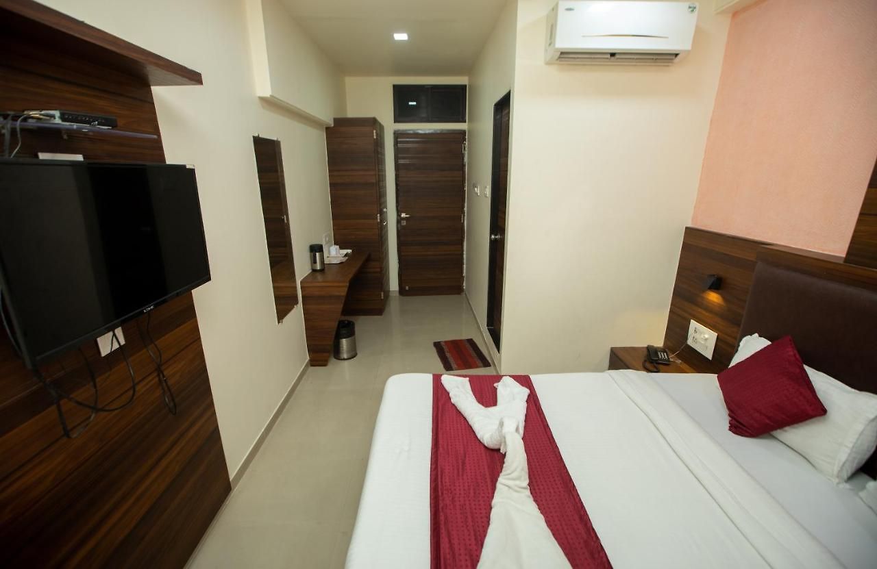 Hotel J D Residency