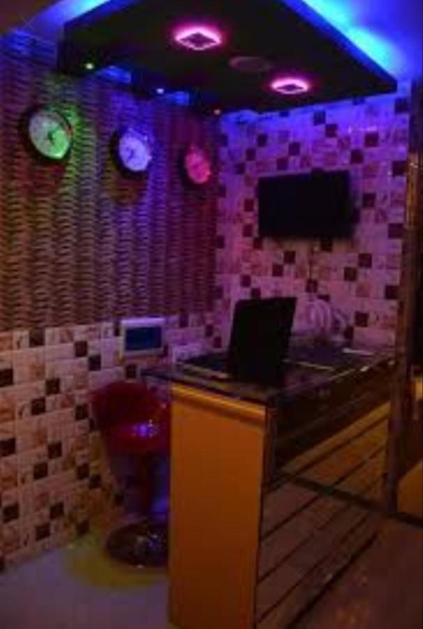 New Metro Inn Dormitory Bed & Breakfast *