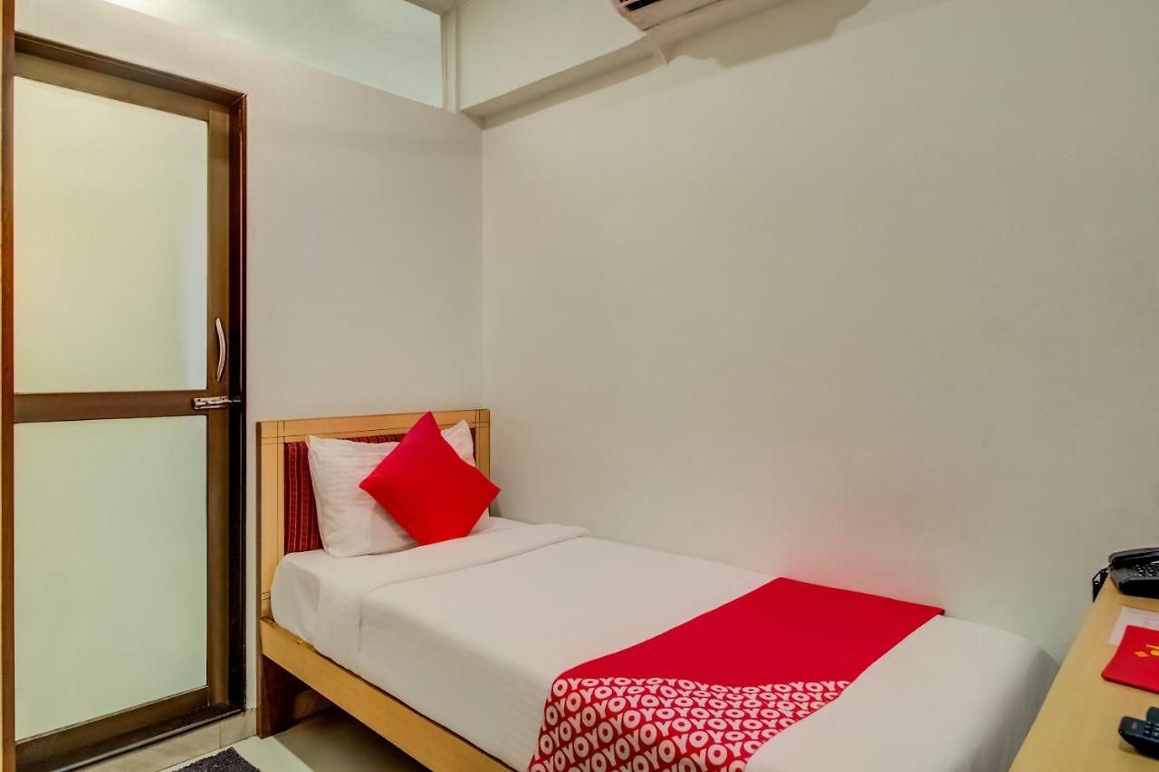 Oyo Flagship 572 Santacruz West