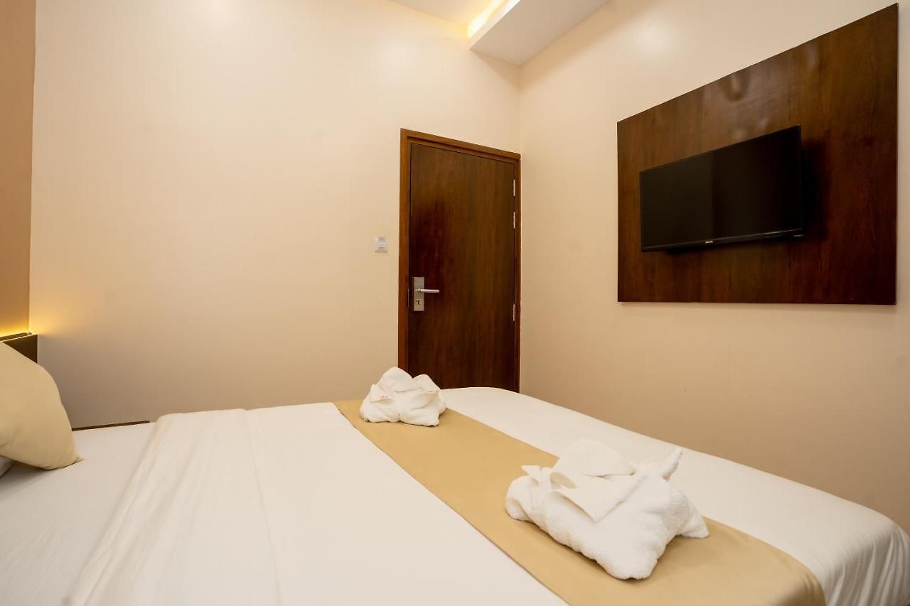 Hotel Empire - Near International Airport 3*