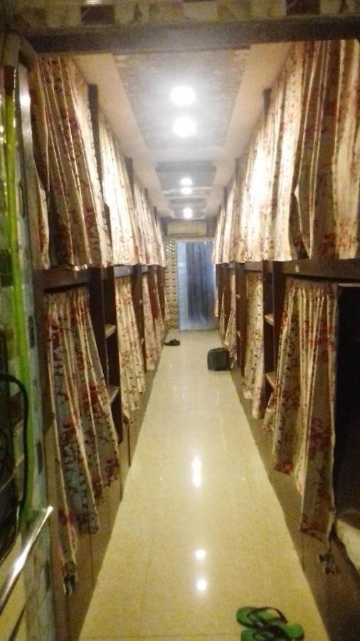 New Metro Inn Dormitory Bed & Breakfast *