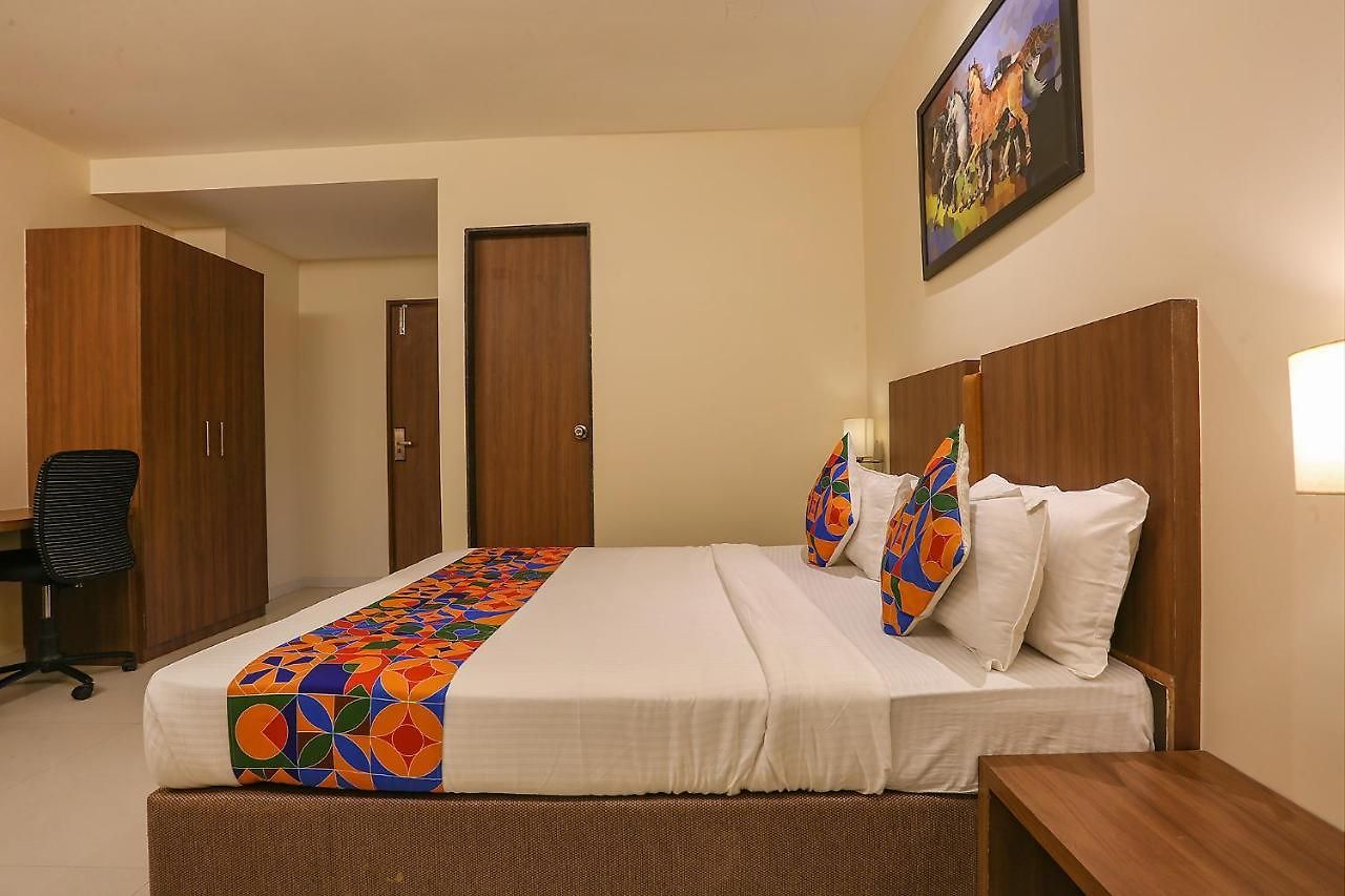 Hotel Fabhotel Royal International Mumbai