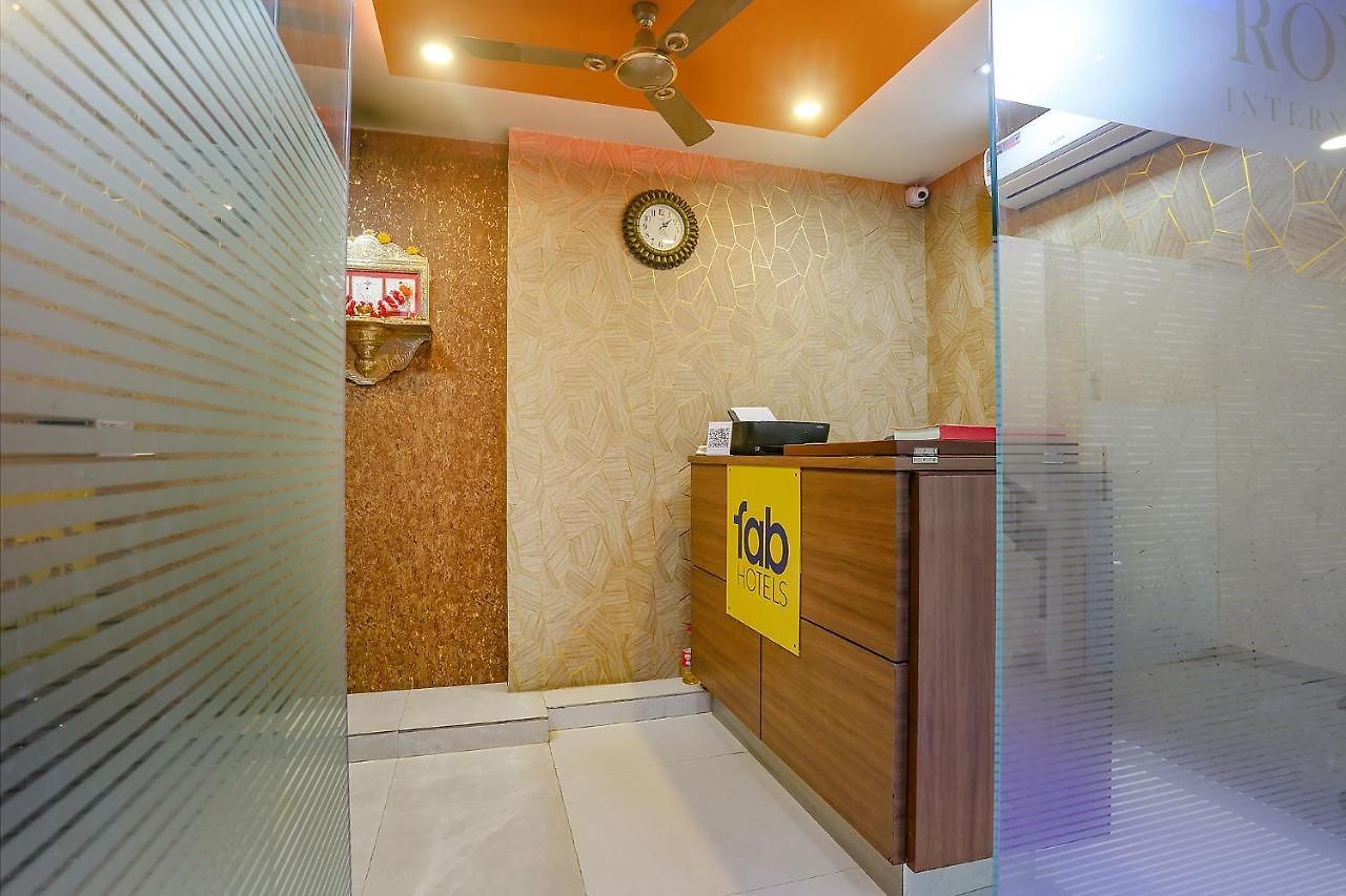 Hotel Fabhotel Royal International