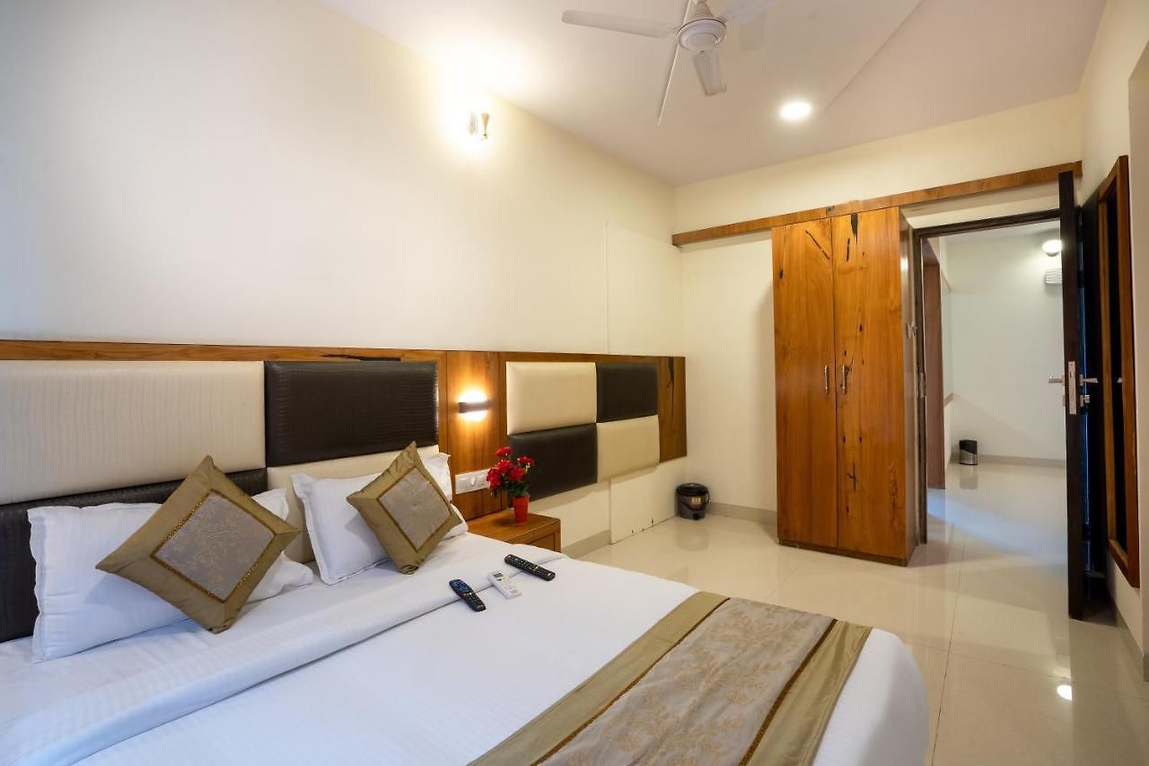 Home2 And Service Apartments, Airport * Mumbai