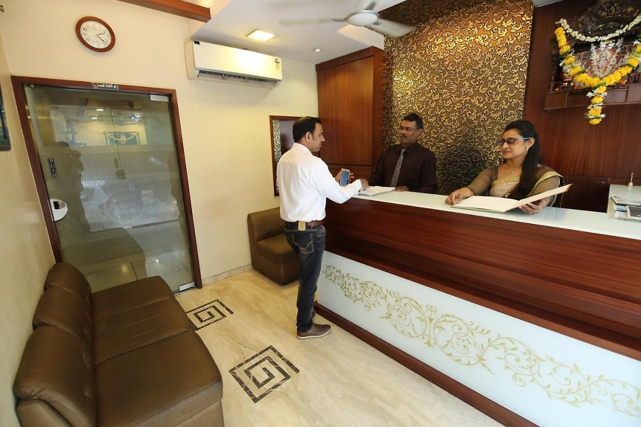 Hotel Collection O Airport Metro Andheri East