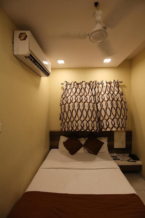 Collection O Airport Metro Andheri East Mumbai