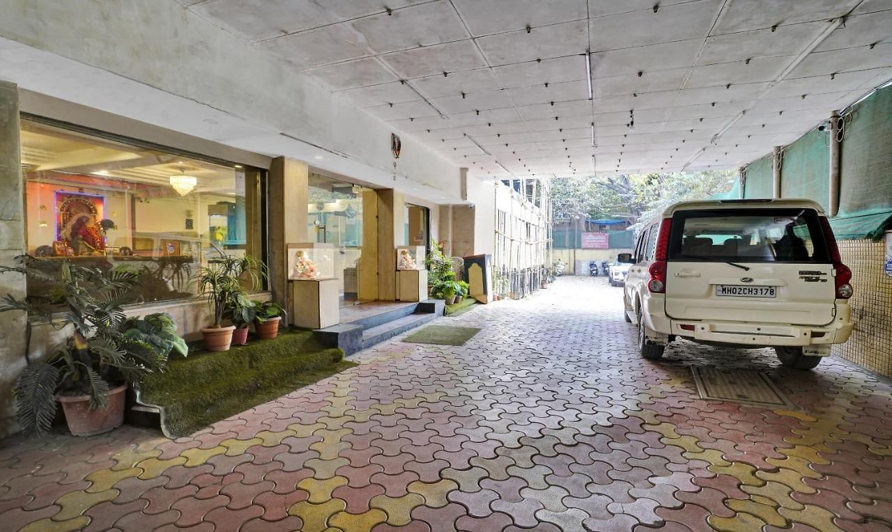 Treebo Trend Host Hotel 2*