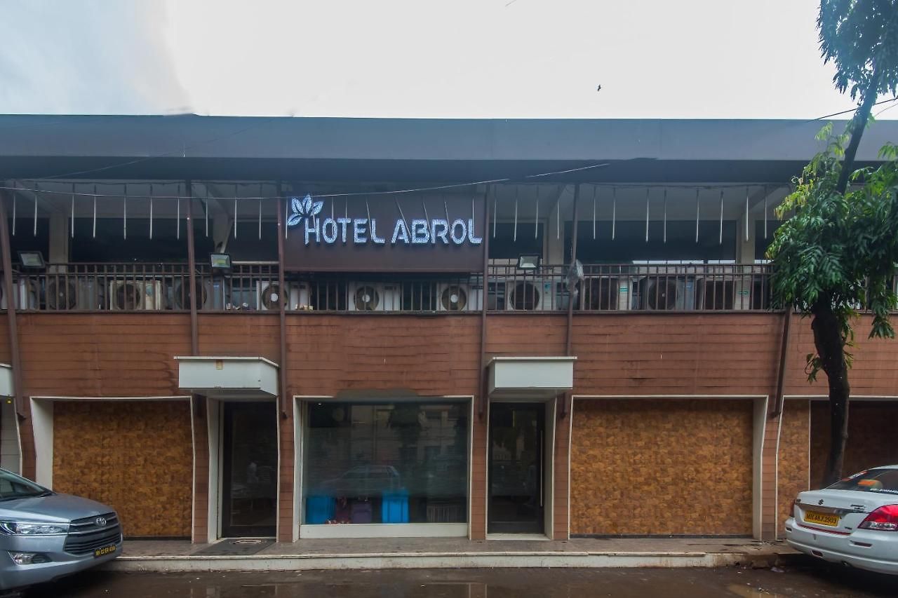 Hotel Oyo 6371 Abrol 3*