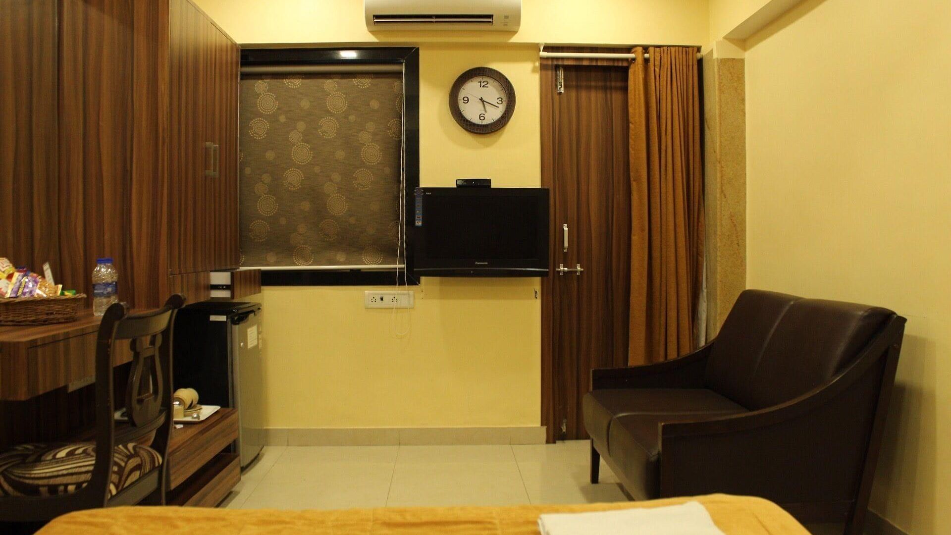 Hotel Metro Palace Bandra