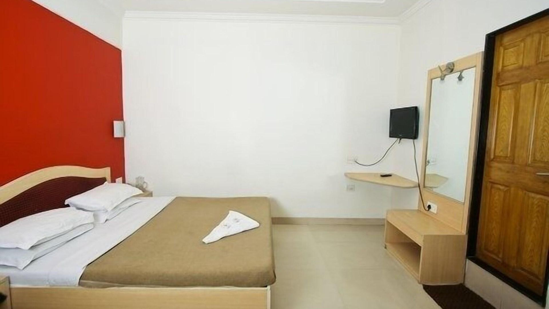 Hotel Treebo Cruz Royale Santacruz West
