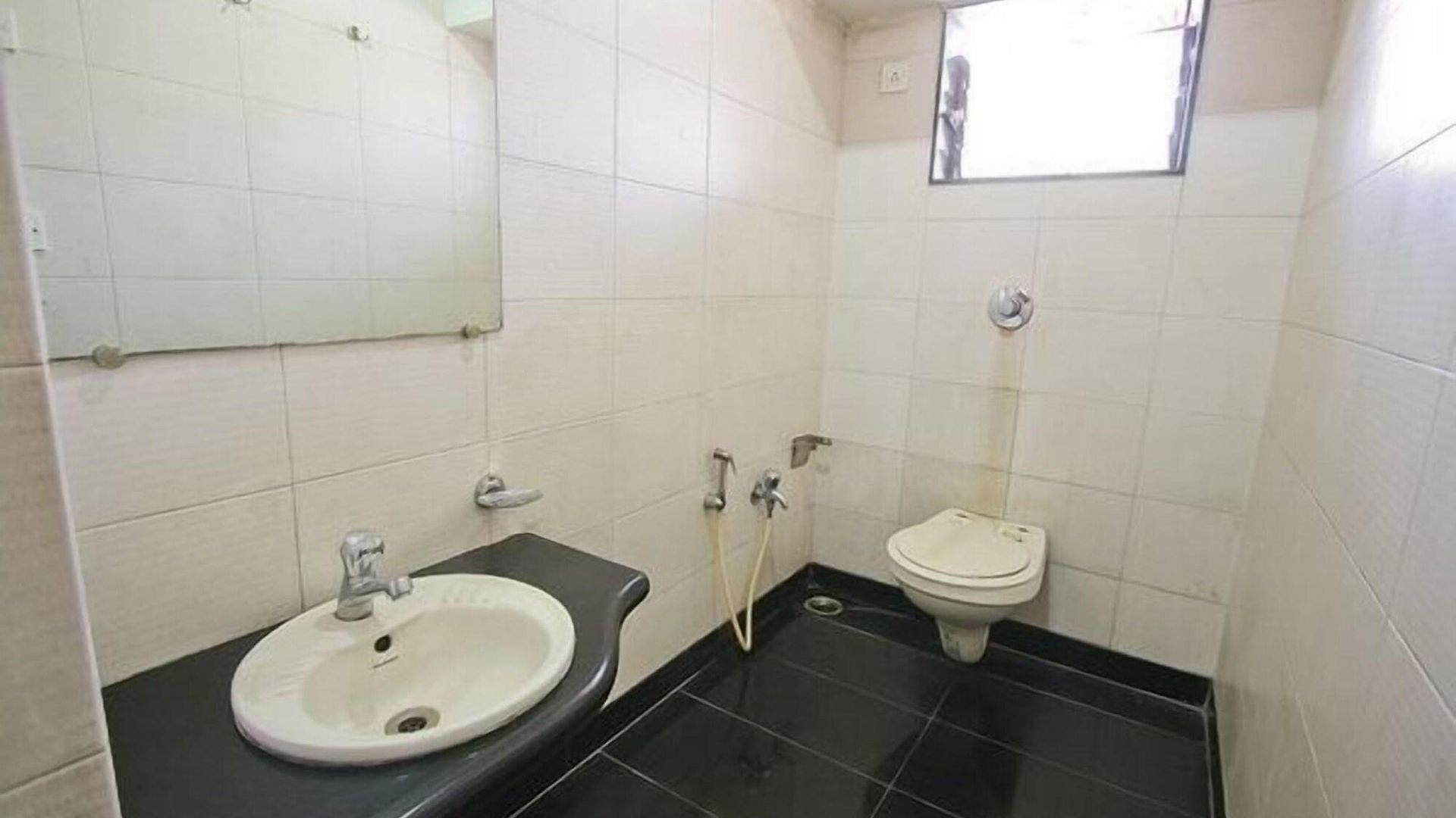 Treebo Cruz Royale Santacruz West 3*