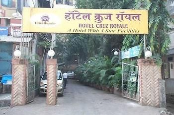 Hotel Treebo Cruz Royale Santacruz West Mumbai