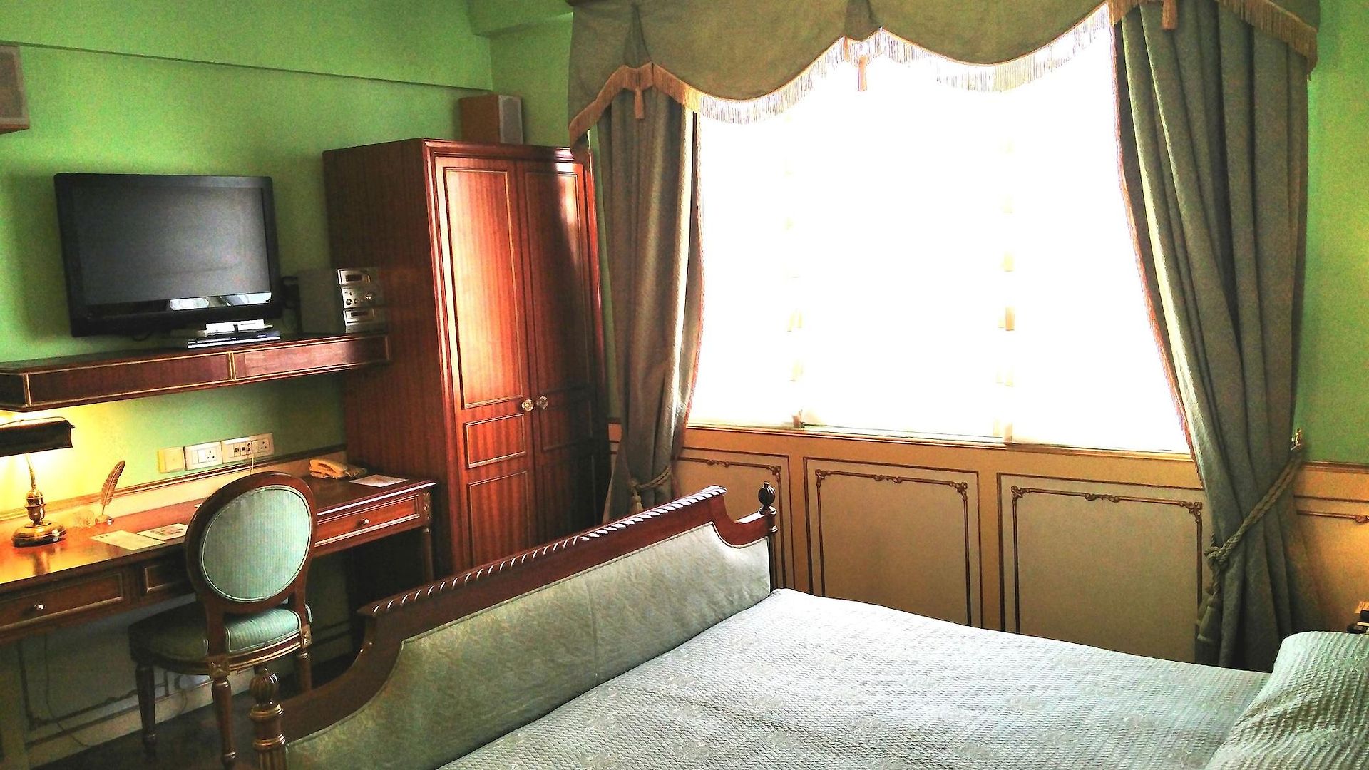 The Gordon House - Near Gateway Of India