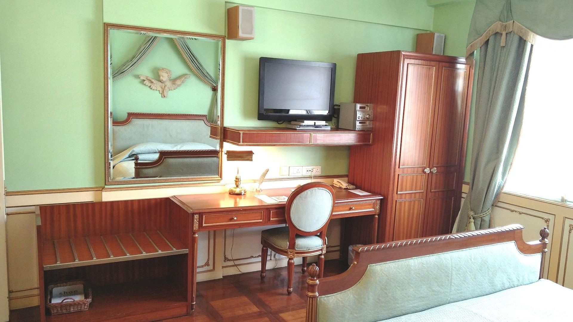 The Gordon House - Near Gateway Of India