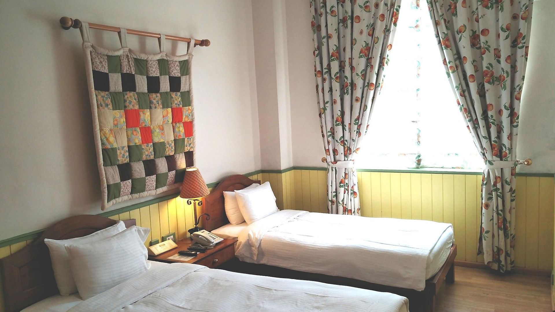 Hotel The Gordon House - Near Gateway Of India Mumbai