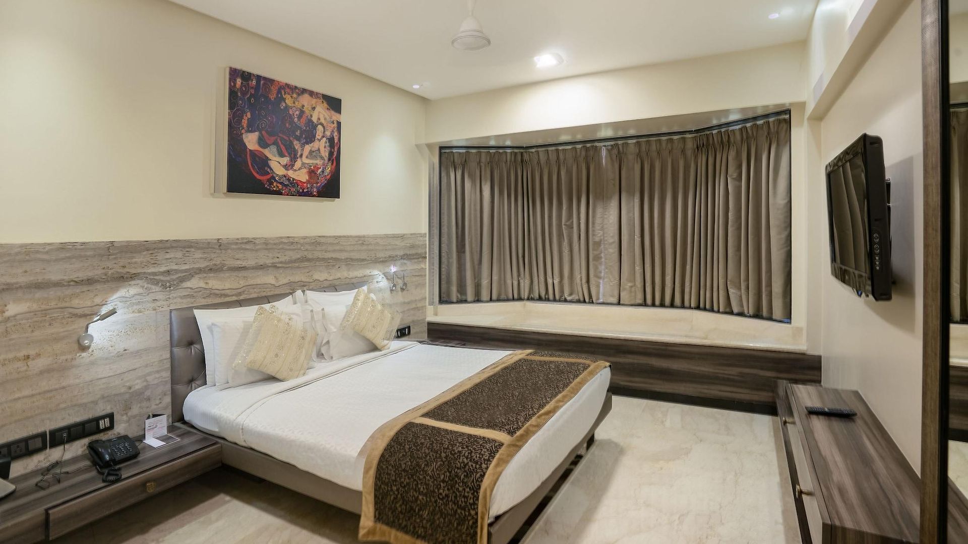 Hotel Executive Enclave 3*
