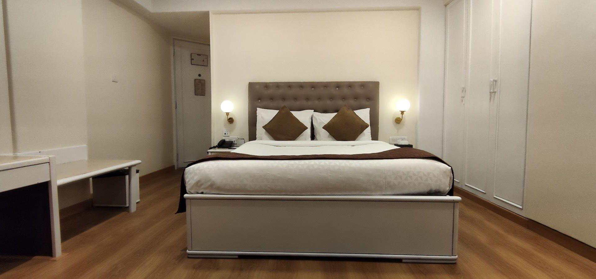 Executive Enclave Hotel