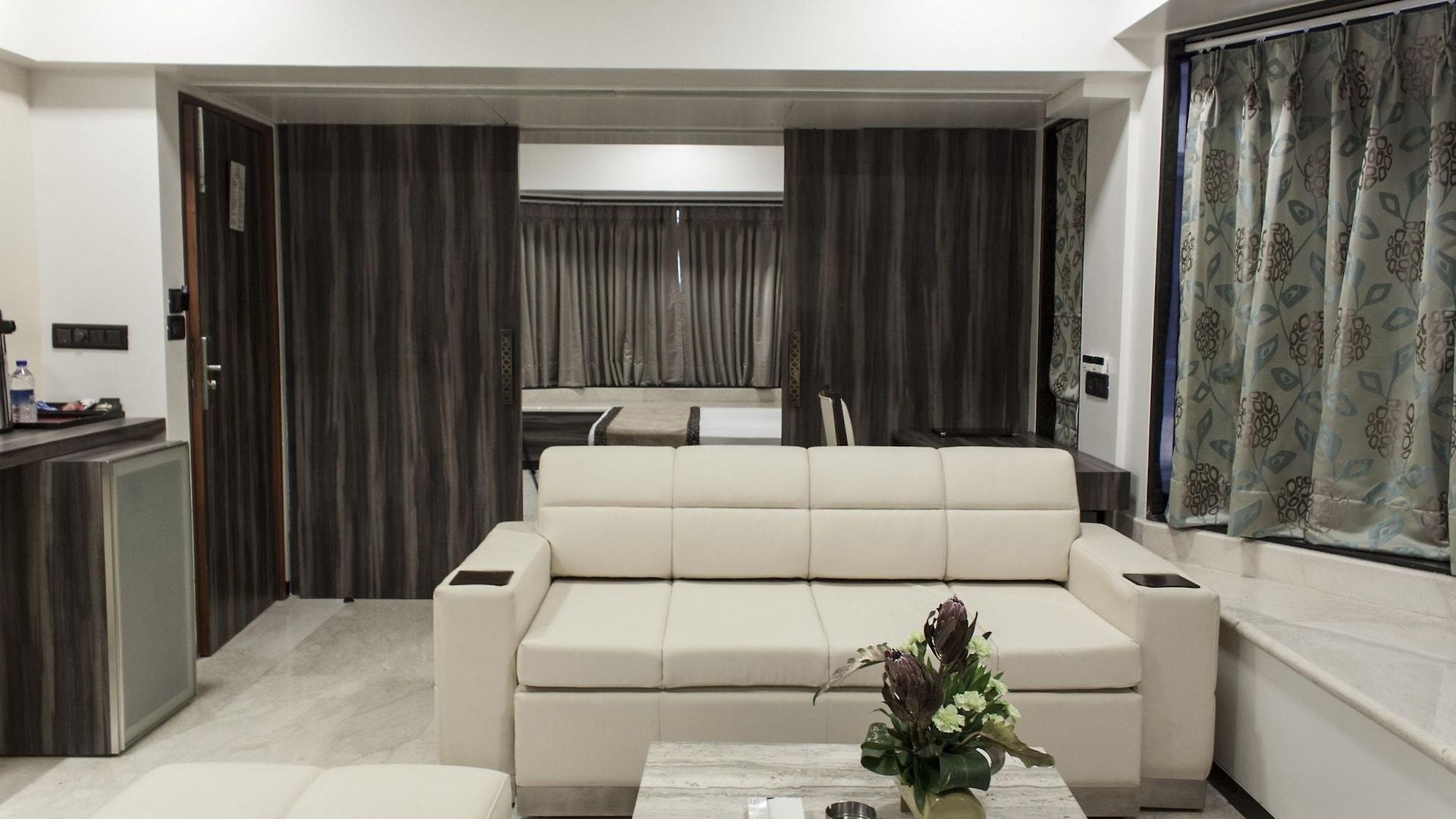 Executive Enclave Hotel