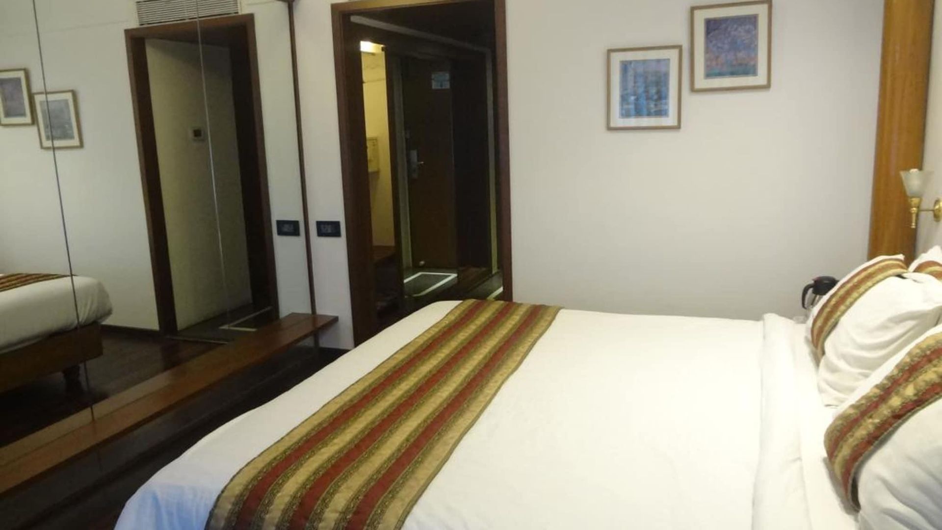 Midtown Pritam Hotel 3*