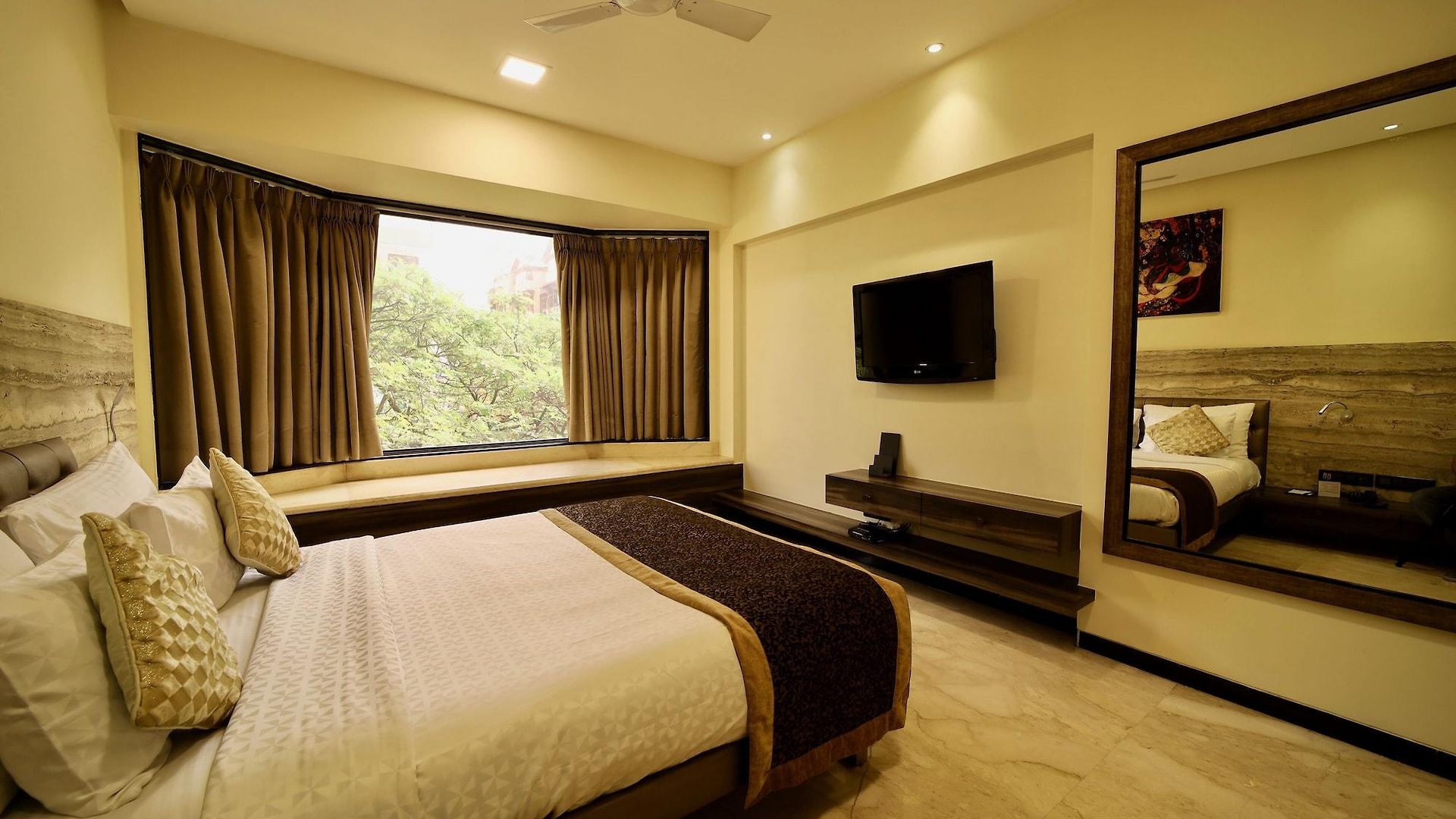 Hotel Executive Enclave