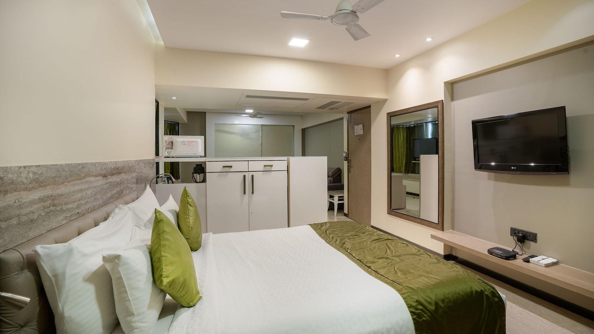 Executive Enclave Hotel
