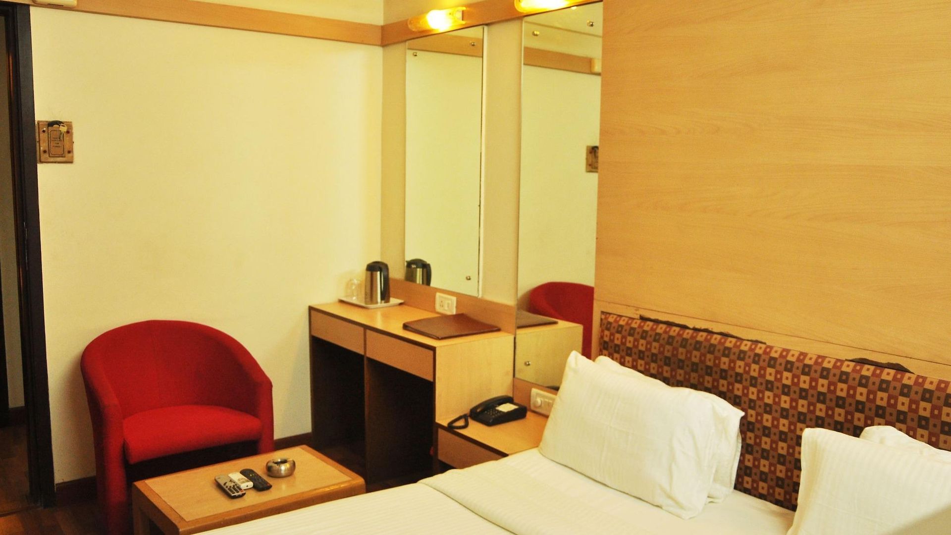 Avon Ruby Dadar Hotel