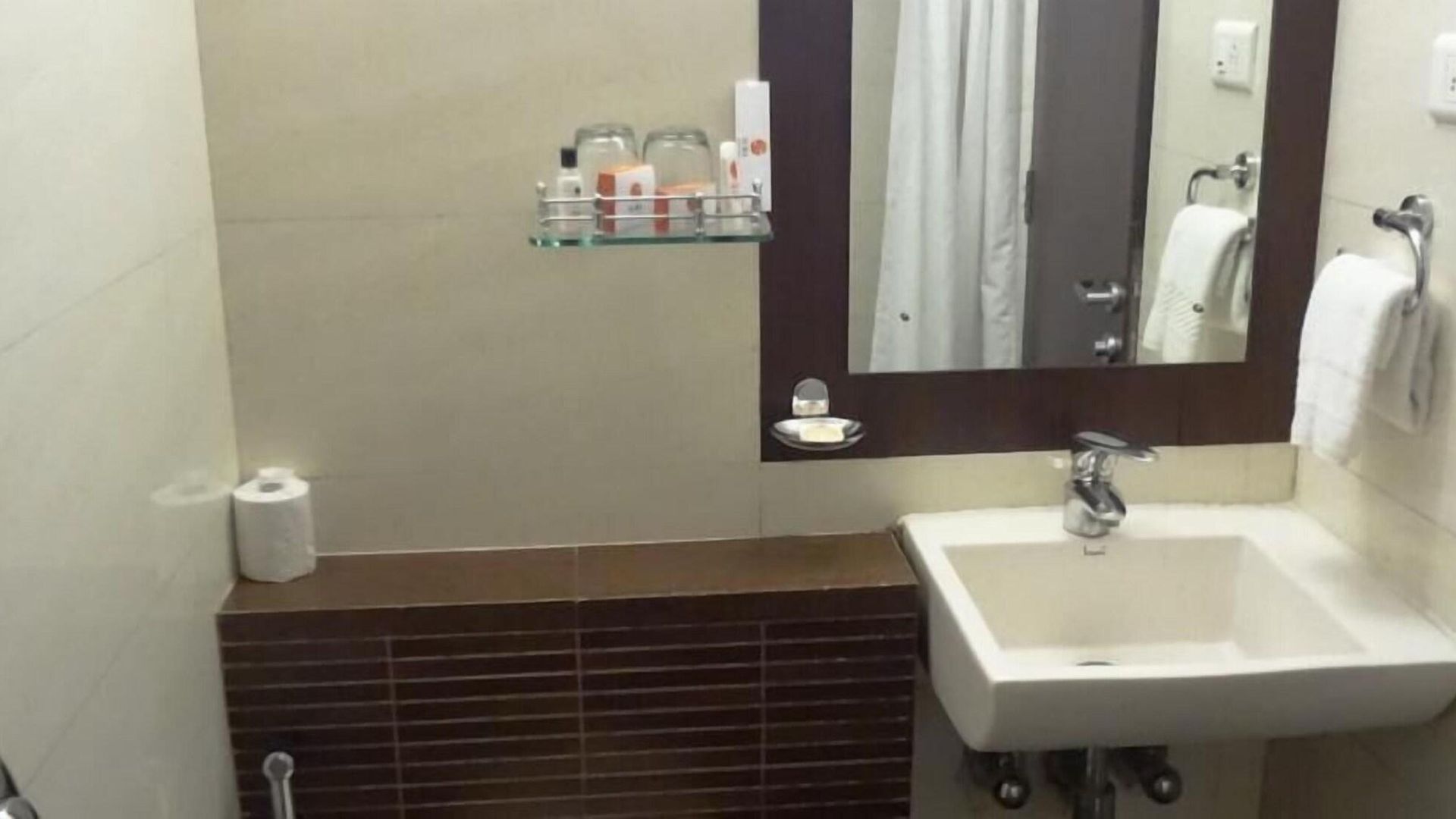 Suba Galaxy Hotel 4*