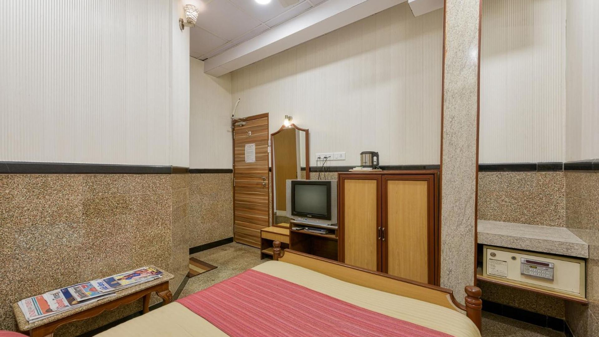 Royal Castle Hotel Mumbai