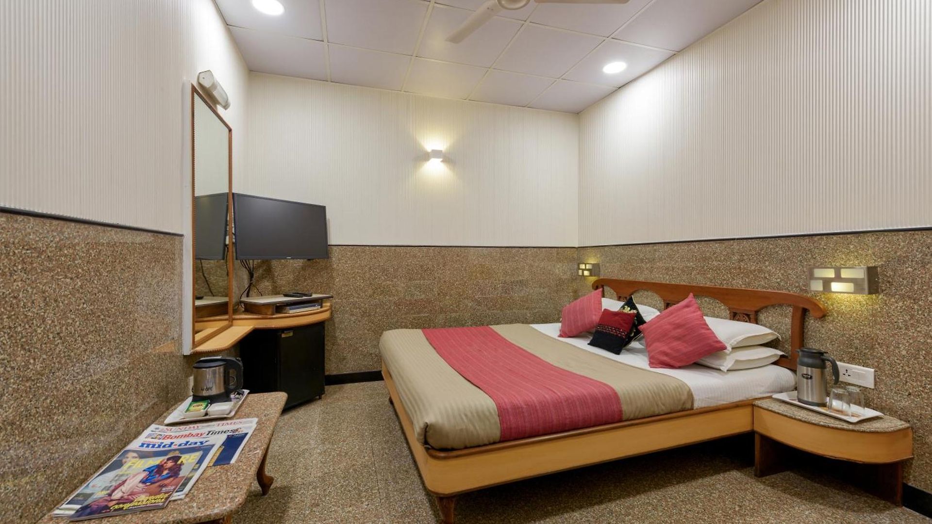 Royal Castle Hotel 2*