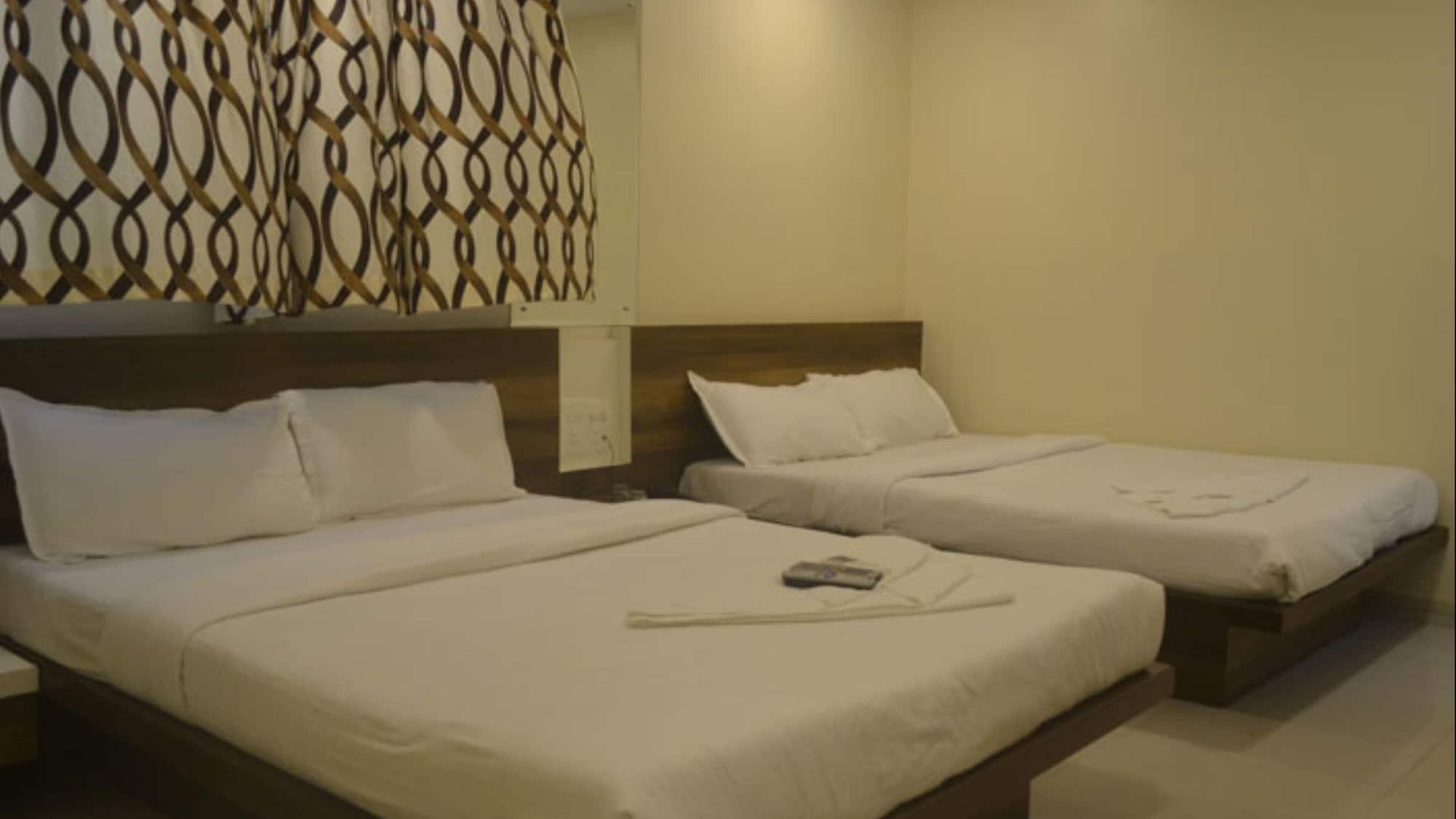 Hotel Collection O Airport Metro Andheri East Mumbai