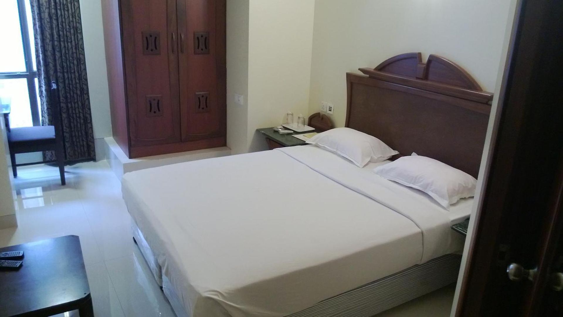 Hotel, Colaba - A Seafront 3*