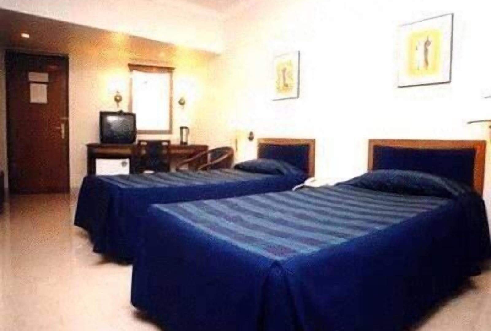 Bloom - Juhu Hotel 4*