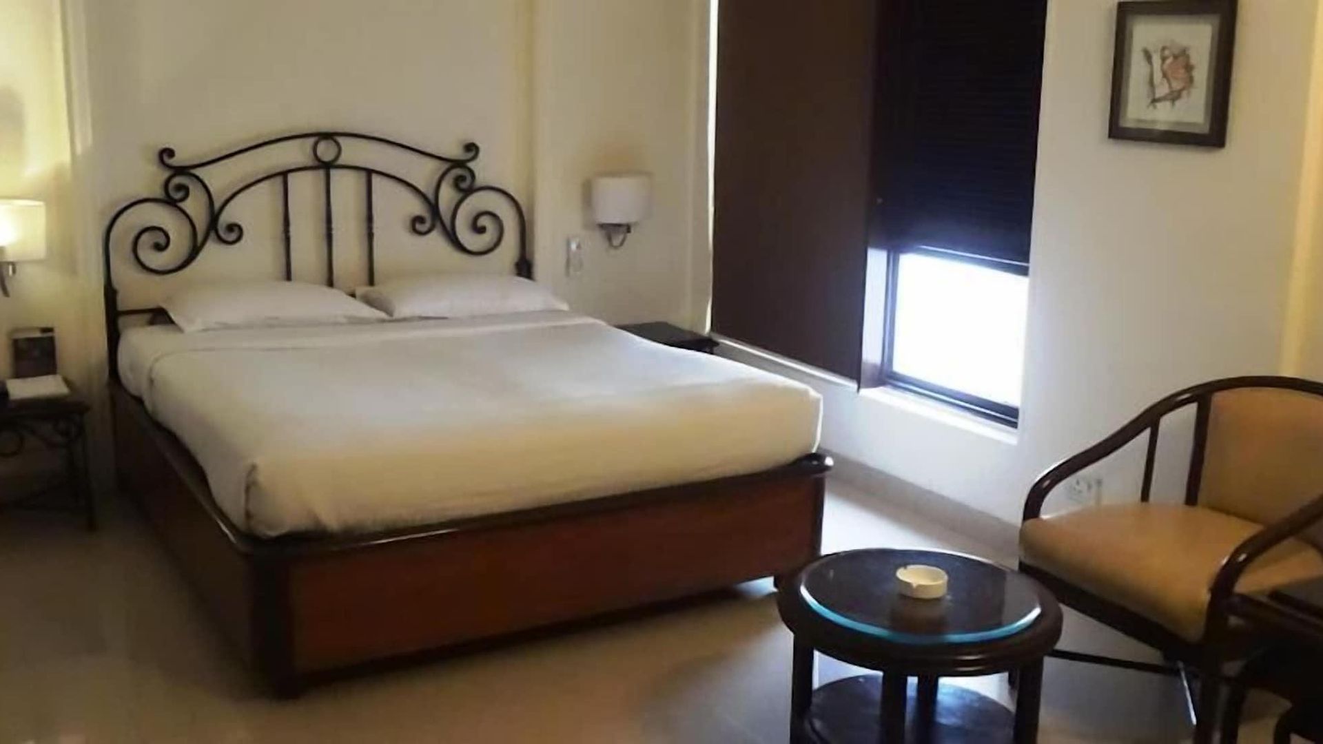 Bloom - Juhu Hotel Mumbai