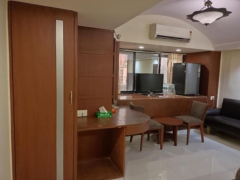 Yogi Broadway Hotel 3*
