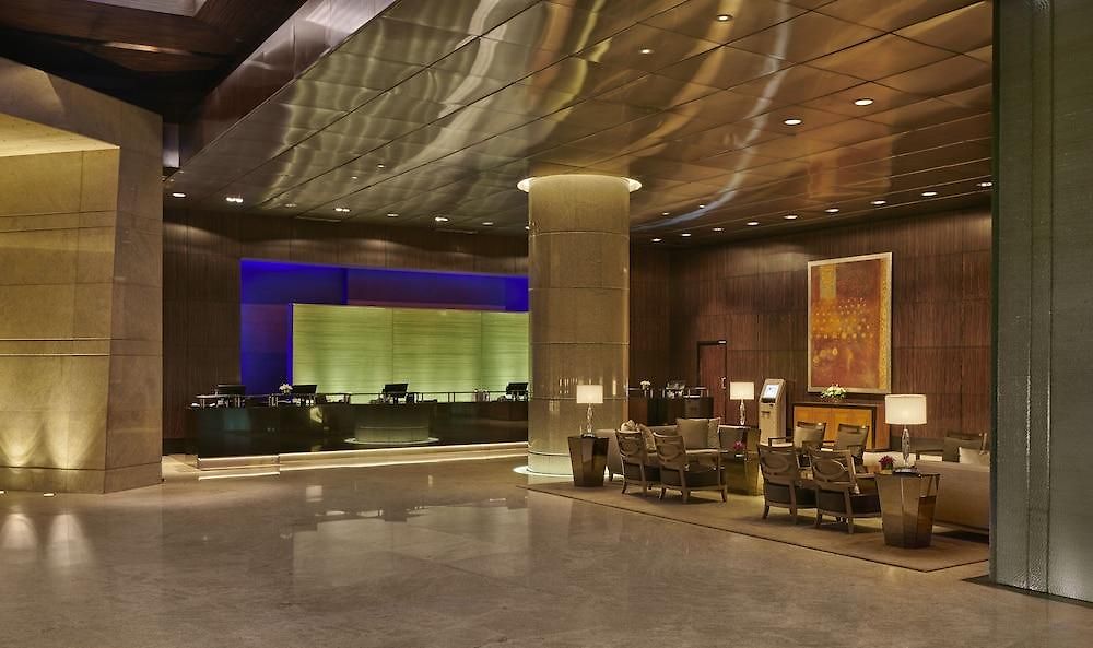 Hyatt Regency International Airport 5*