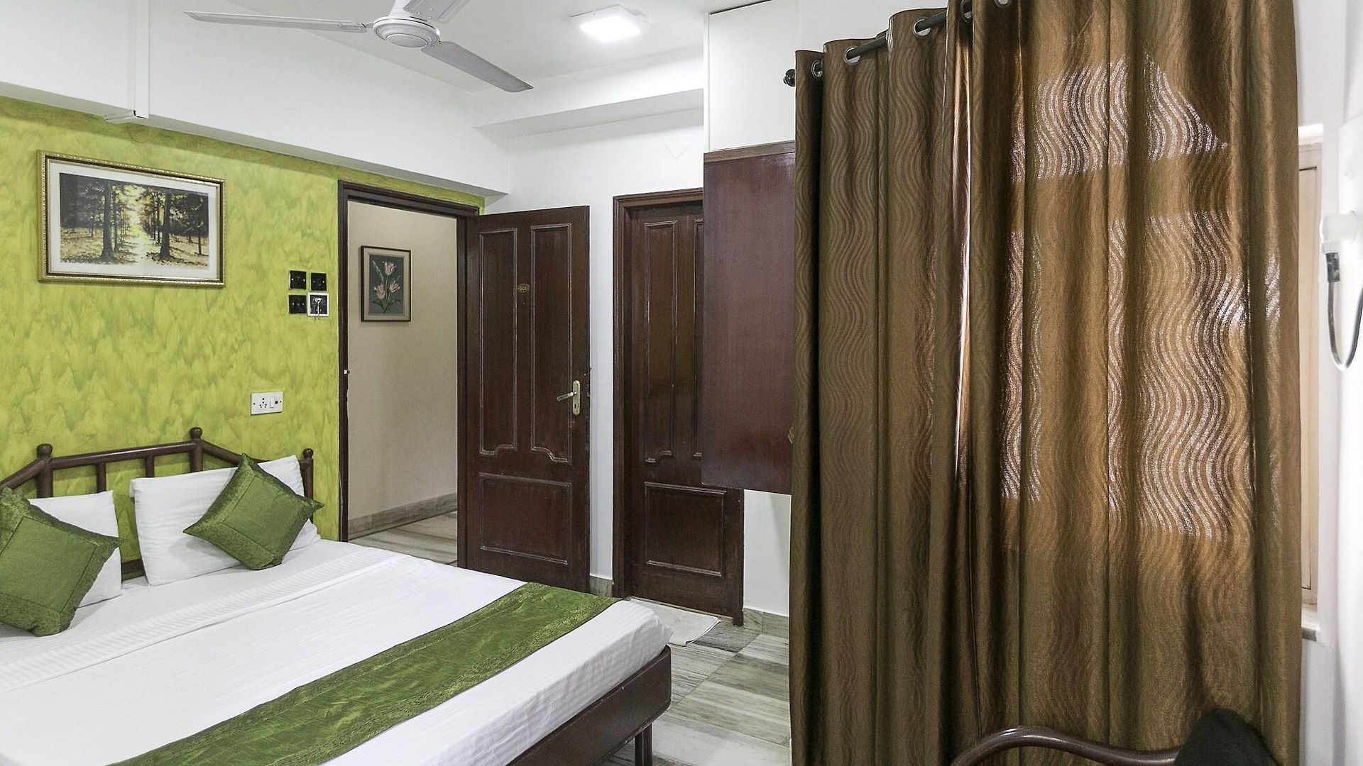 Treebo Trend New Castle Mumbai