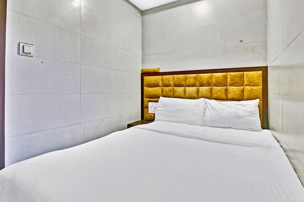 Hotel O Avenue Residency Sakinaka Metro Station Mumbai