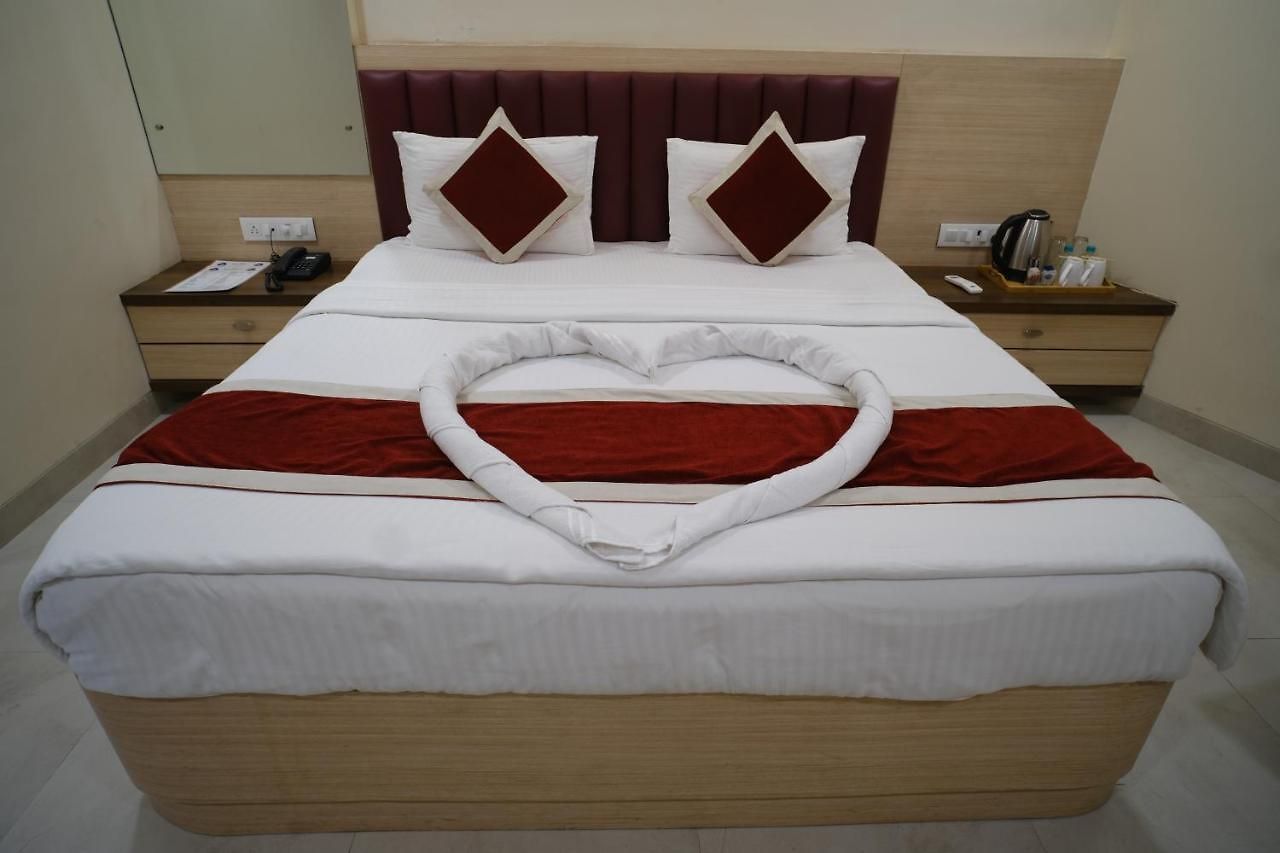 Fabhotel Saineel *