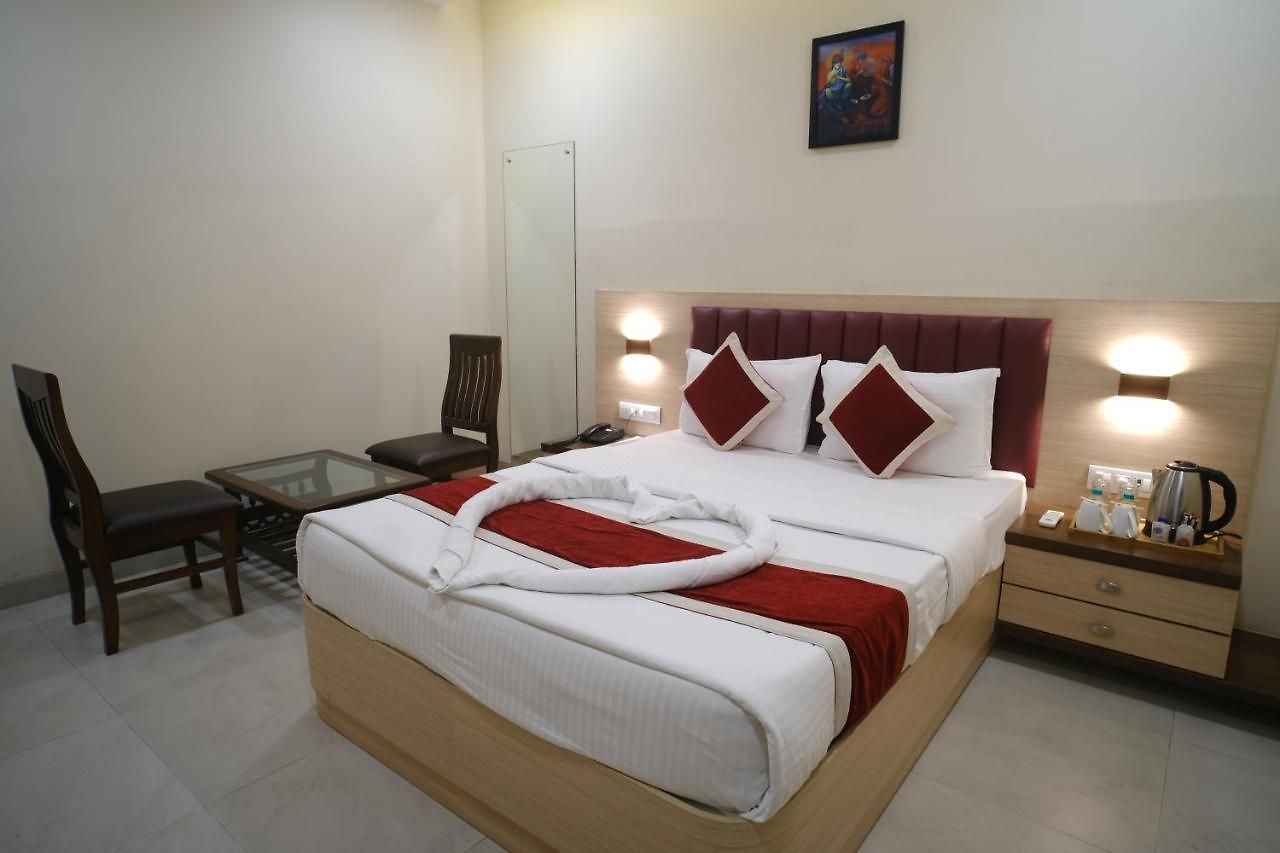 Fabhotel Saineel Mumbai