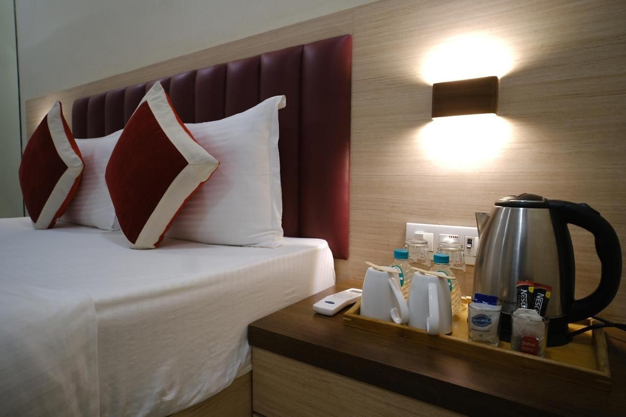 Fabhotel Saineel Mumbai
