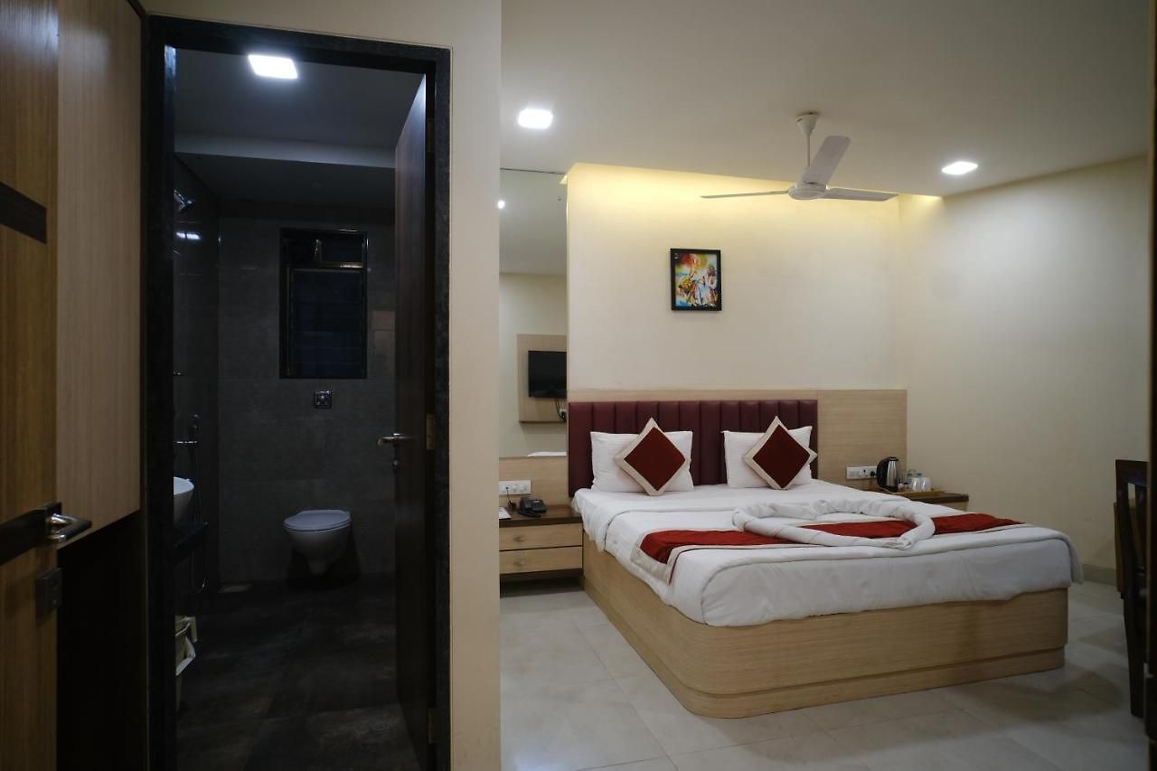 Fabhotel Saineel *