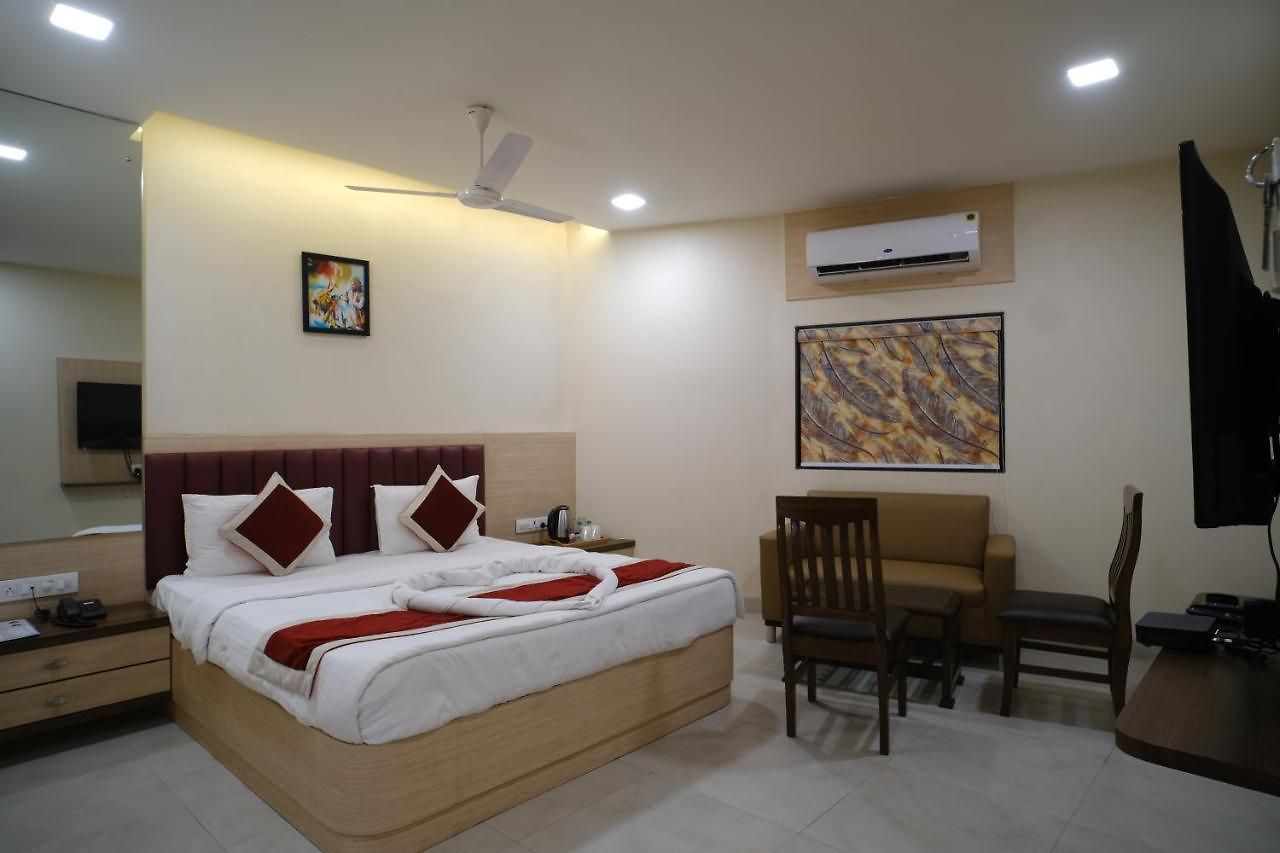 Fabhotel Saineel *