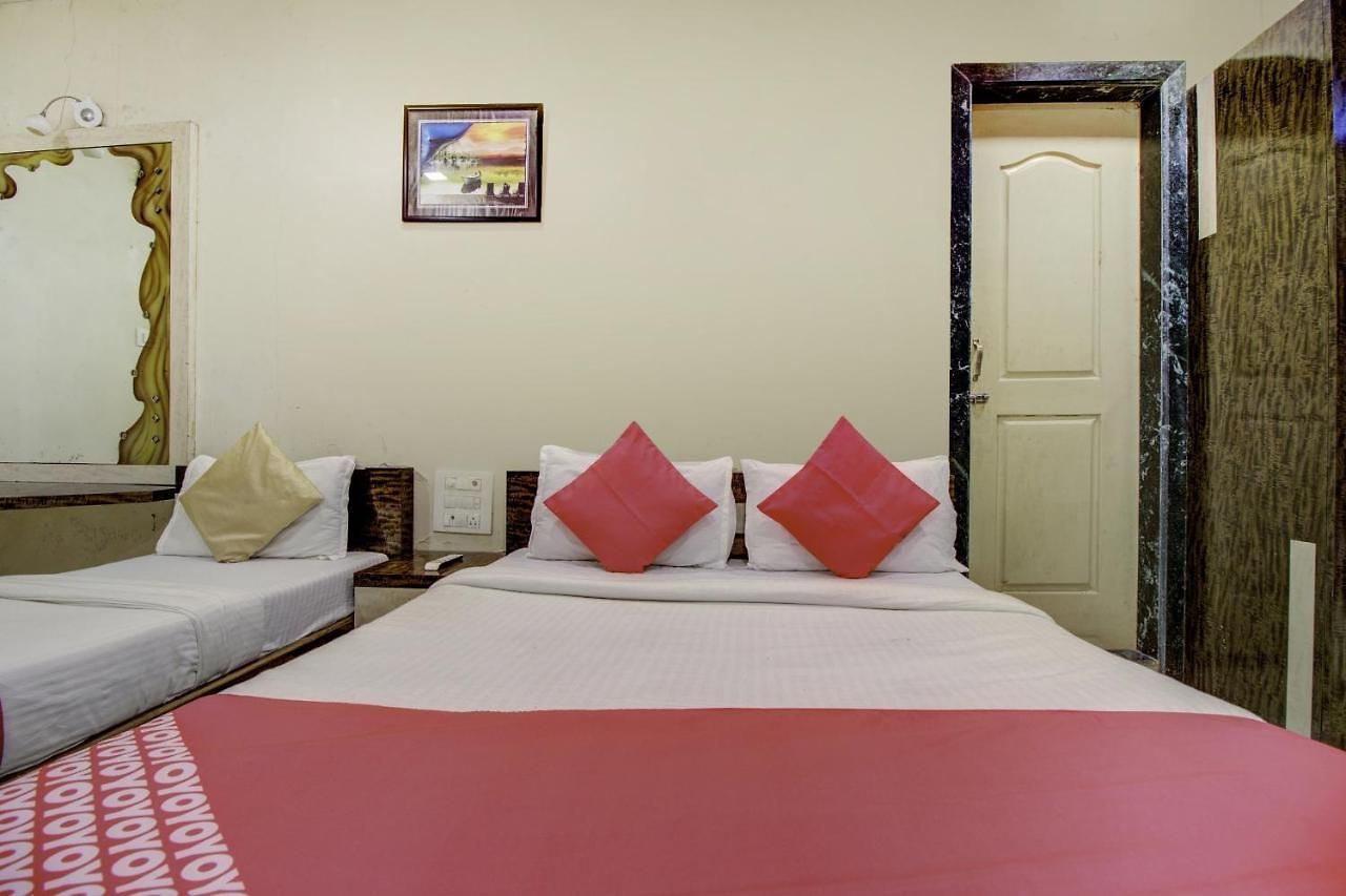 Oyo 74879 Imperial Palace Mumbai
